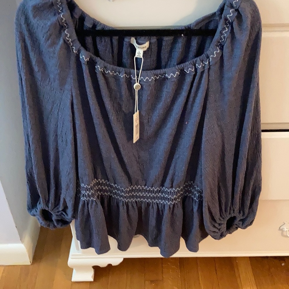 NWT  Max Studio peasant prairie top sz L polyester, rayon, spandex- heather blue